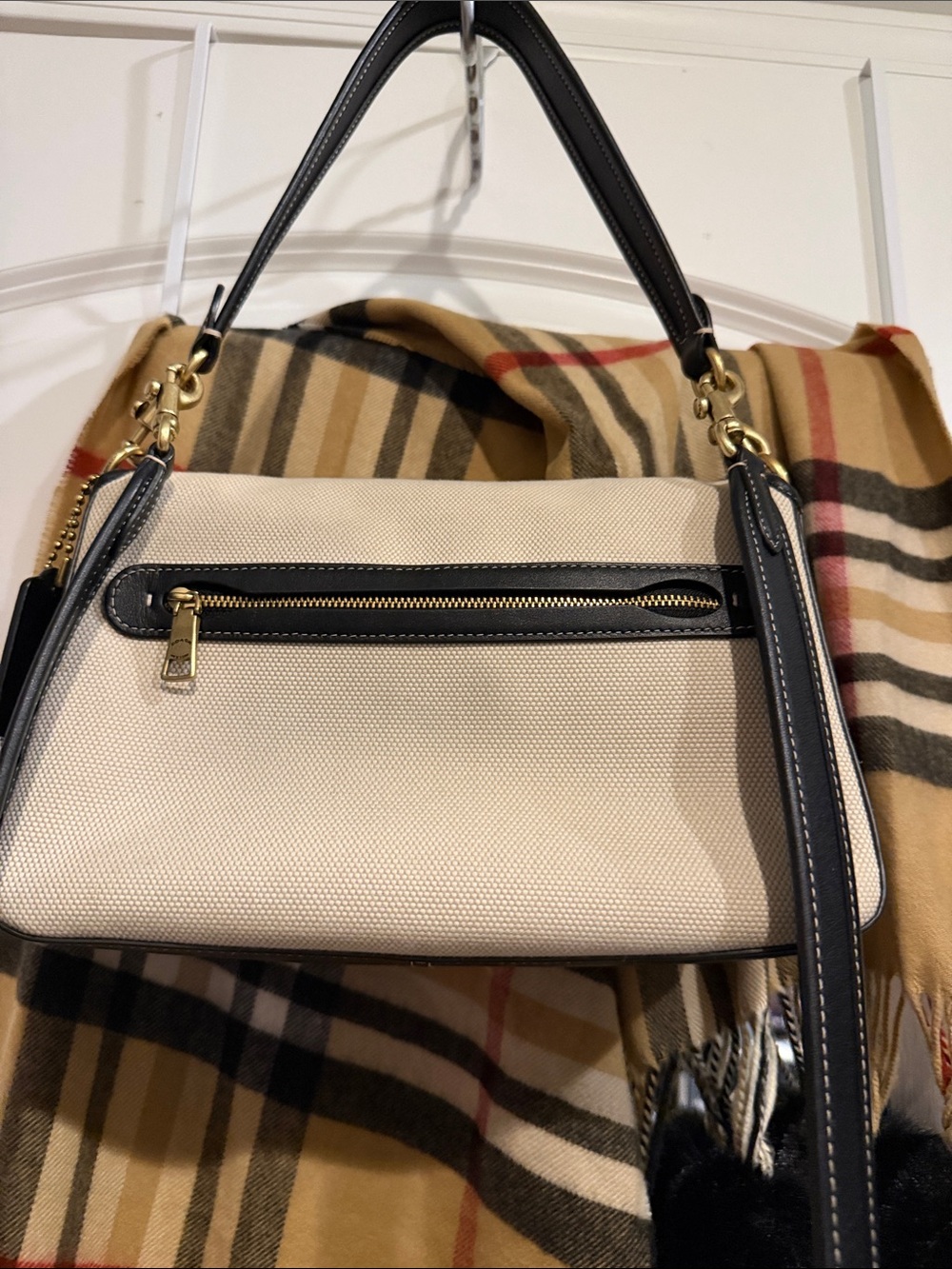Coach Soft Tabby Cream Canvas Shoulder Bag with Black Trim and Gold 'C' - Picture 3 of 7